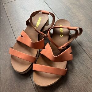Unr8ed brand sandals new without tags size 8.5 coral peach